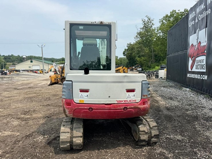 2012-takeuchi-tb250-image-5