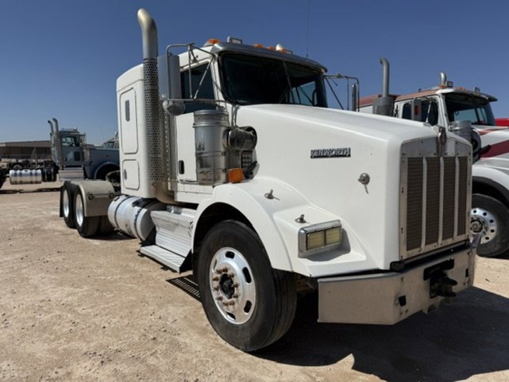 2009-kenworth-t800-image-3