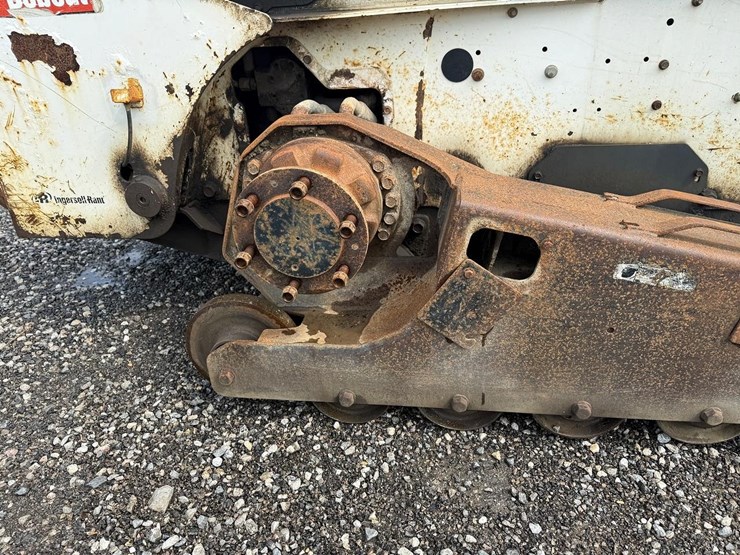 bobcat-t300-image-13