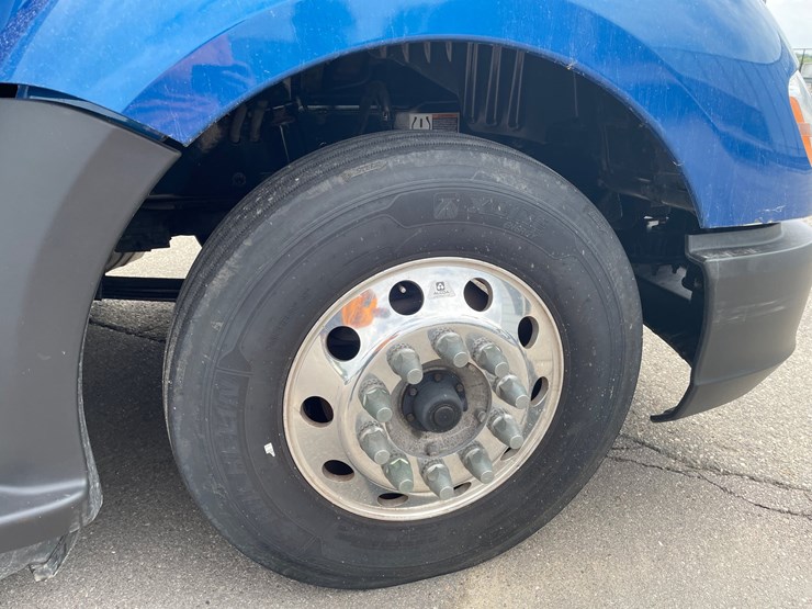 2020-kenworth-t680-image-25