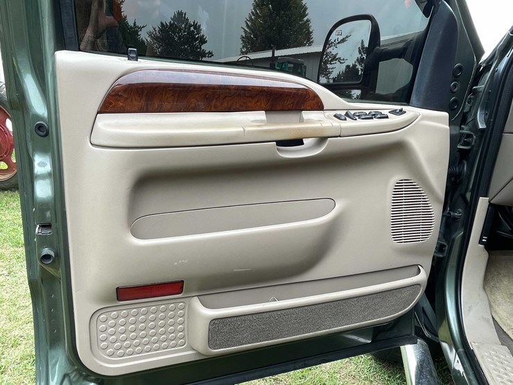 #5703-•-2004-king-ranch-ford-(has-wi-title)-image-62