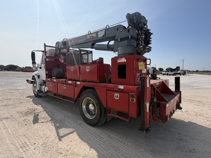 2019-international-durastar-4300-image-7