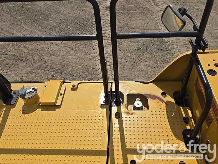 2019-caterpillar-336-image-66