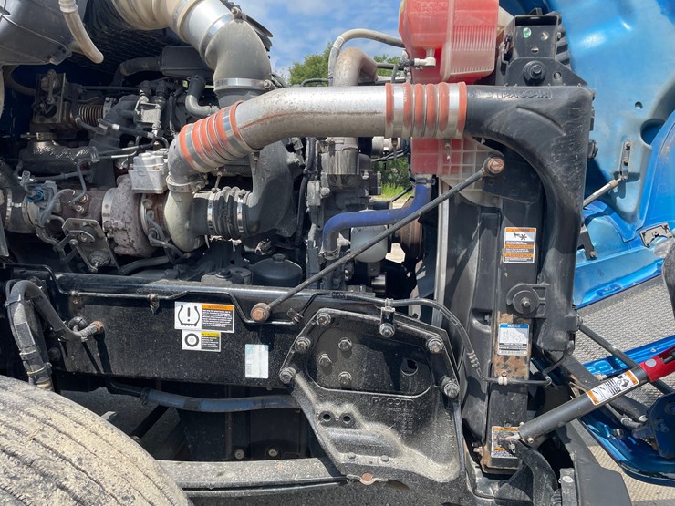 2020-kenworth-t680-image-30