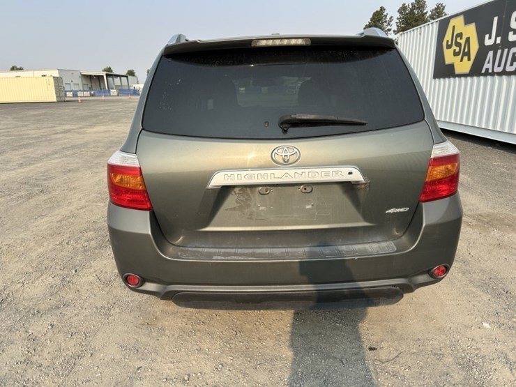 2010-toyota-highlander-image-4