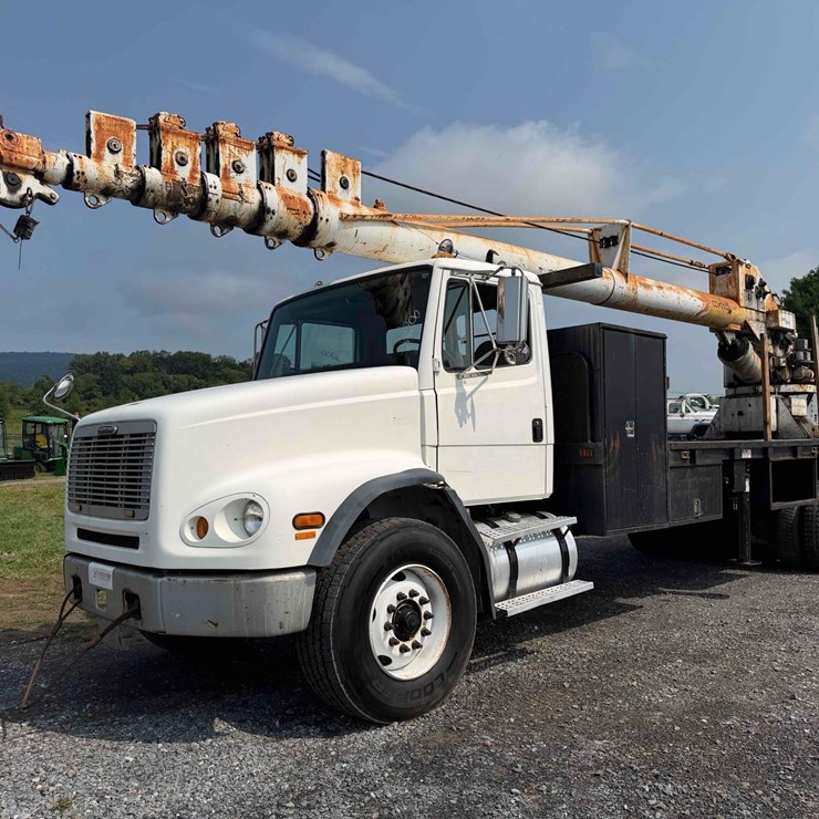 2000 FREIGHTLINER FL112