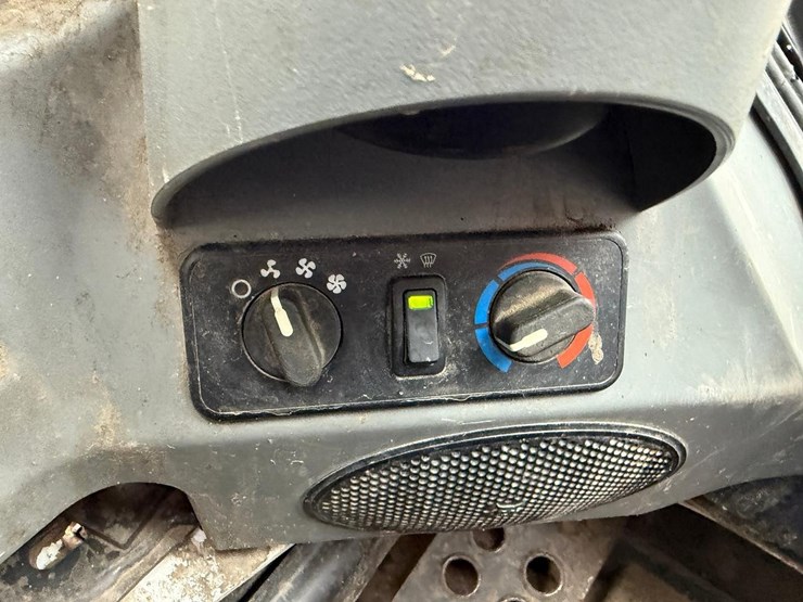 2019-bobcat-t770-image-27