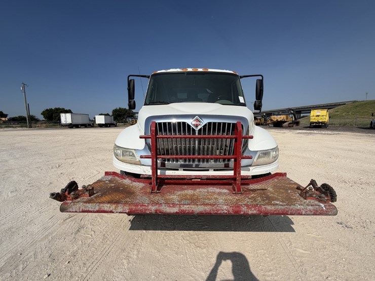 2019-international-durastar-4300-image-2