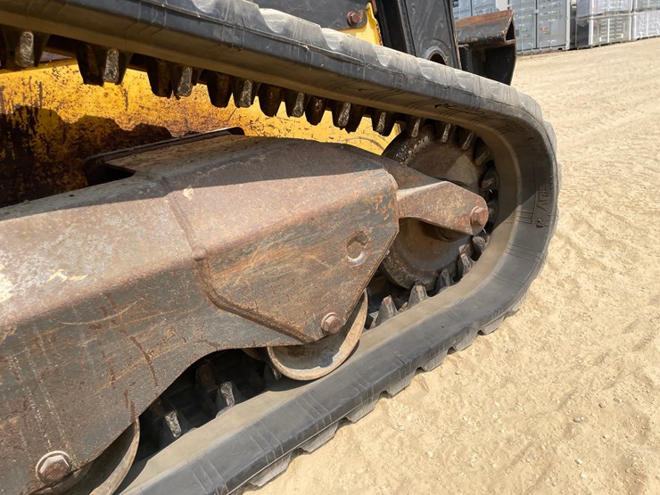 2016-new-holland-c227-image-70