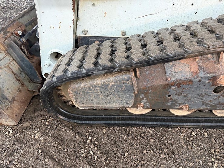 2011-bobcat-t650-image-17