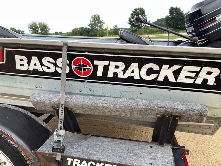 #1221-•-1987-16'-bass-tracker-aluminum-boat-(has-wi-title)-image-9