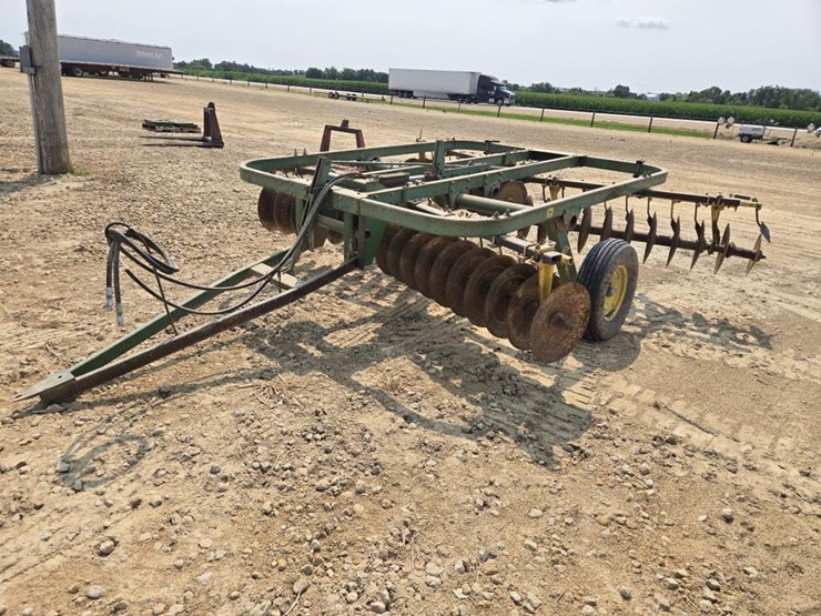 john-deere-14-image-1