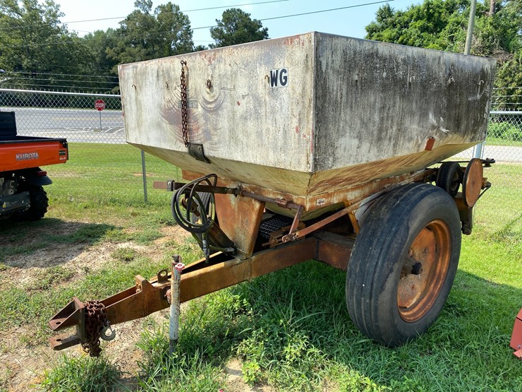 #140-•-hahn-s-9000-big-boy-fertilizer-spreader-image-3