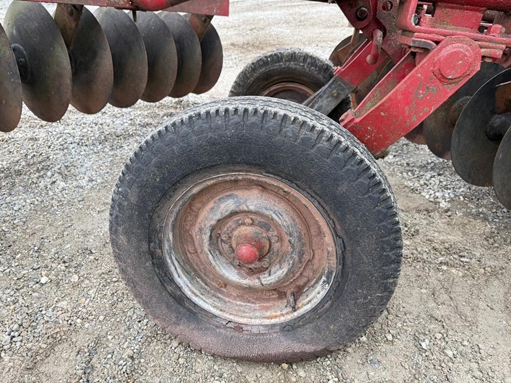 massey-ferguson-30-image-11