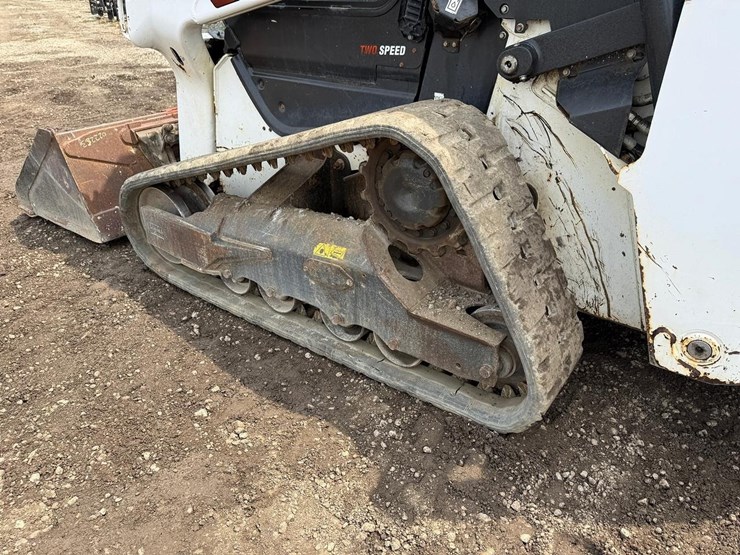 2020-bobcat-t76-image-16