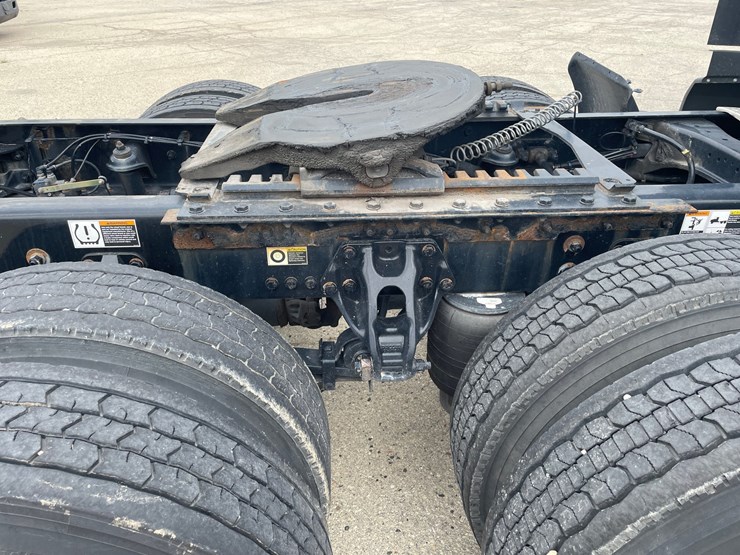 2020-kenworth-t680-image-15