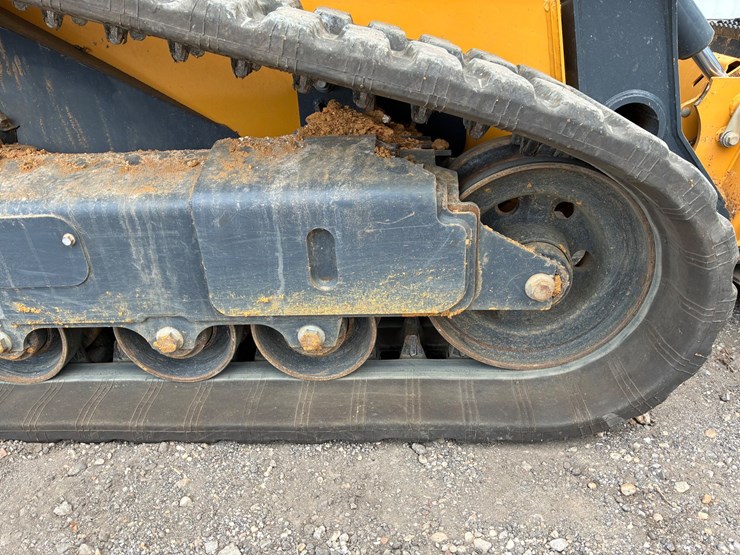 2025-deere-325g-image-5