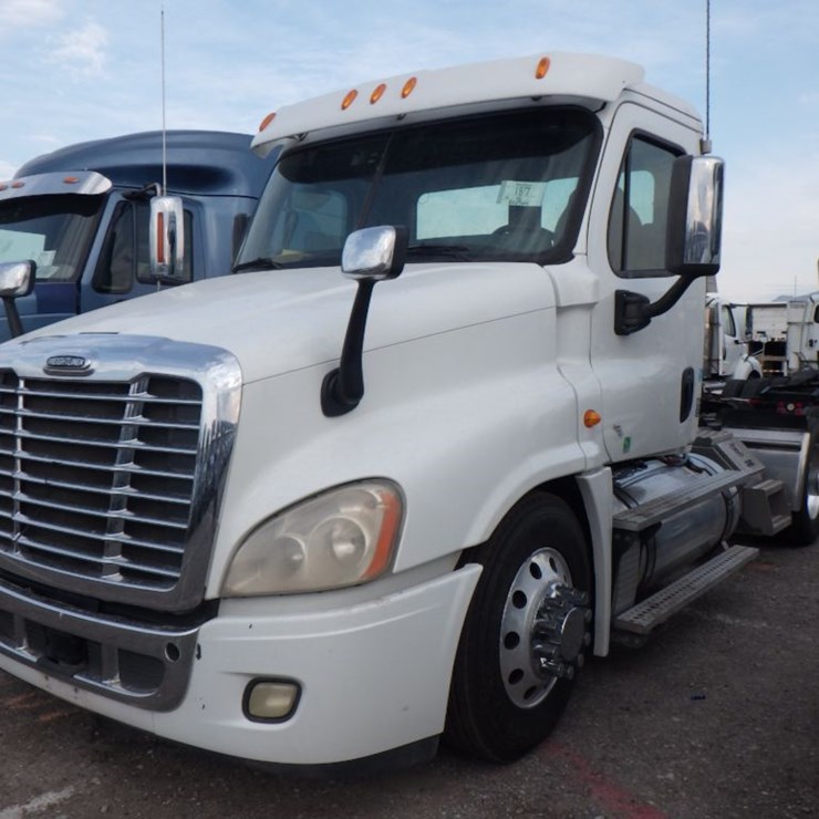 2014 FREIGHTLINER CASCADIA 116