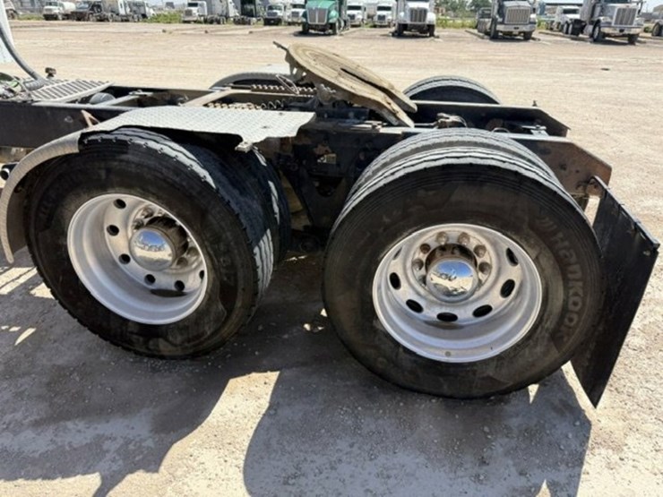2009-kenworth-t800-image-8