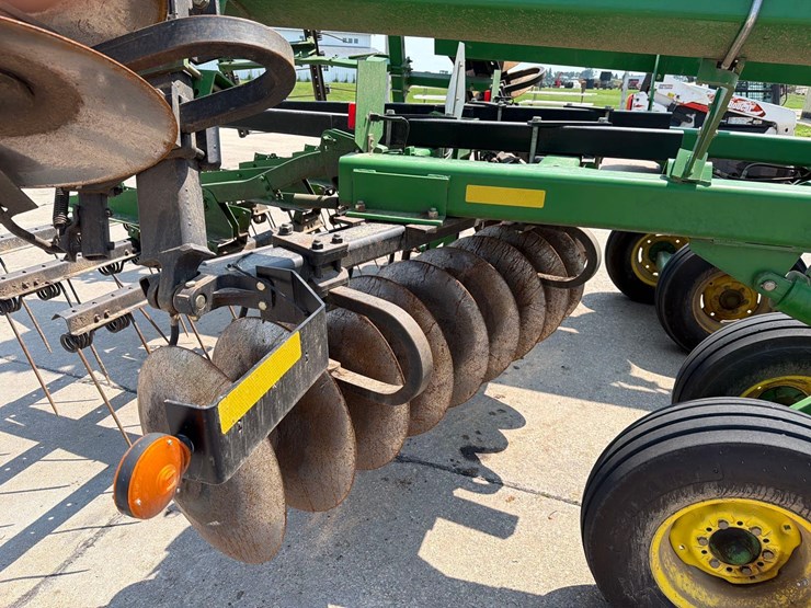 john-deere-637-image-29