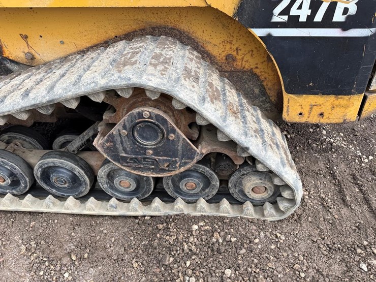2004-caterpillar-247b-image-19
