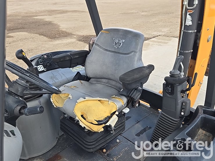 2018-case-580sn-image-54