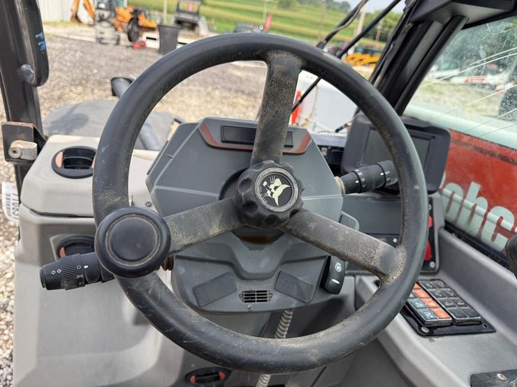 2022-bobcat-tl619-image-18