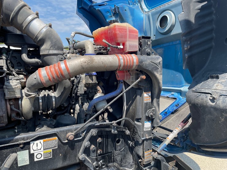 2020-kenworth-t680-image-33