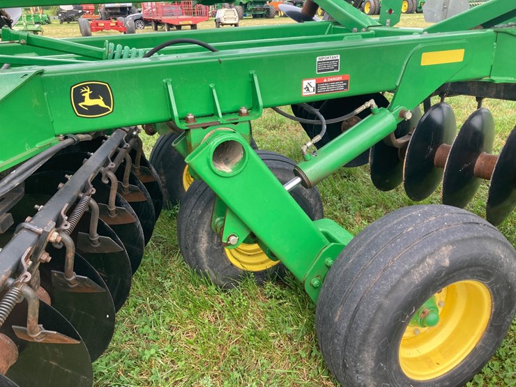 2015-john-deere-2620-image-23