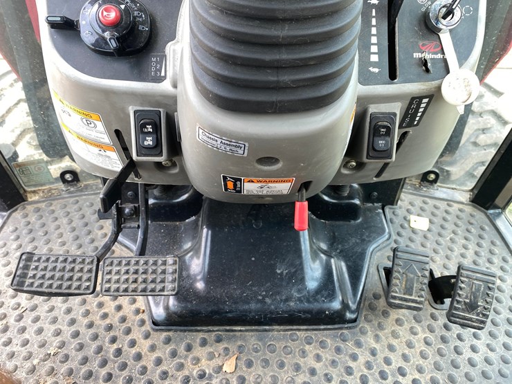 2012-mahindra-6010-image-23