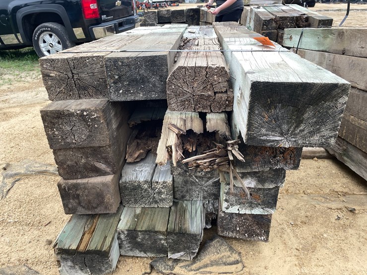 #3631-•-bundle-of-used-guard-rail-posts-image-9