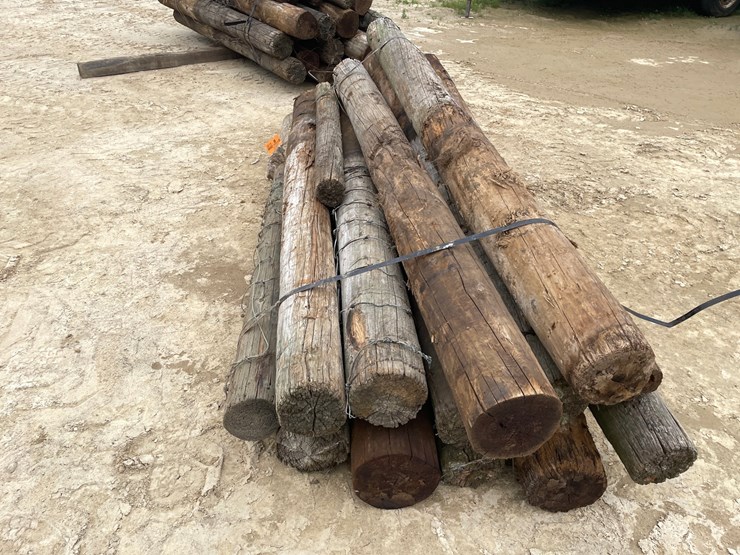 #3615-•-bundle-of-used-round-posts-image-5