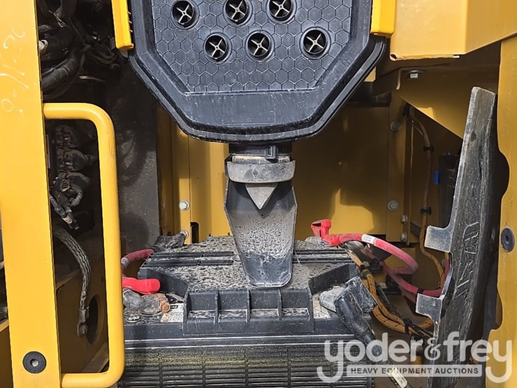 2019-caterpillar-336-image-30