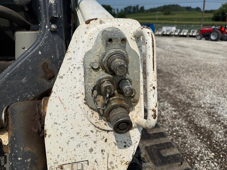 2020-bobcat-t770-image-11