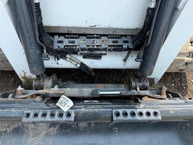 2020-bobcat-t770-image-10