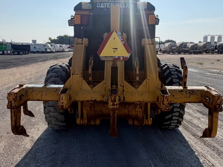 2011-caterpillar-140m-image-6