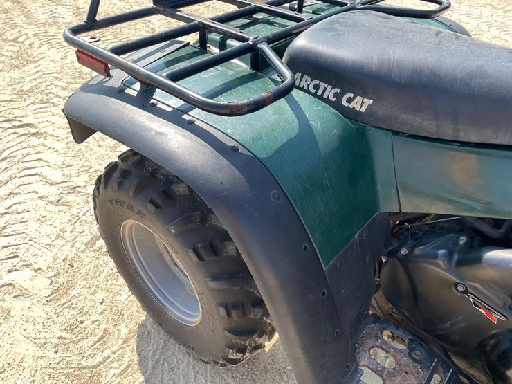 #1231-•-2000-arctic-cat-4-wheeler-with-5'-moose-plow-image-20