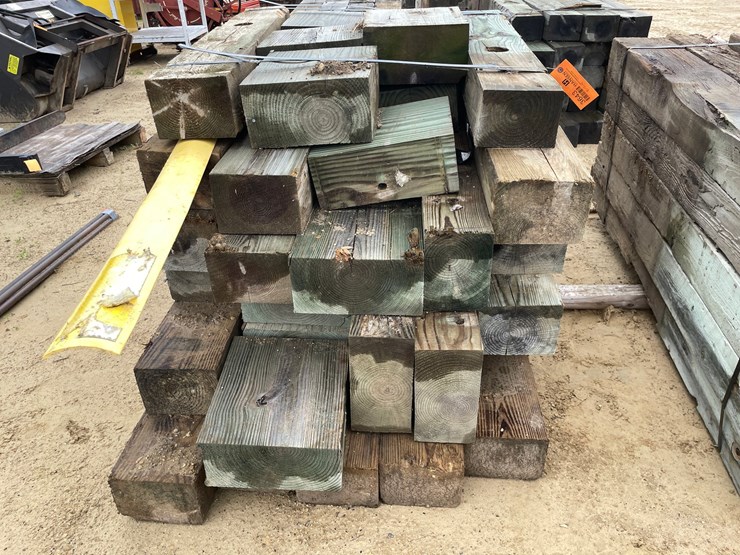 #3643-•-bundle-of-used-guard-rail-posts-image-3
