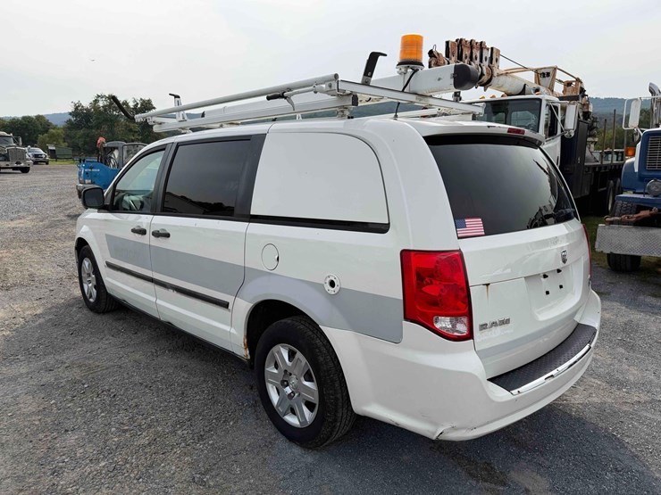 2013-ram-c/v-image-10