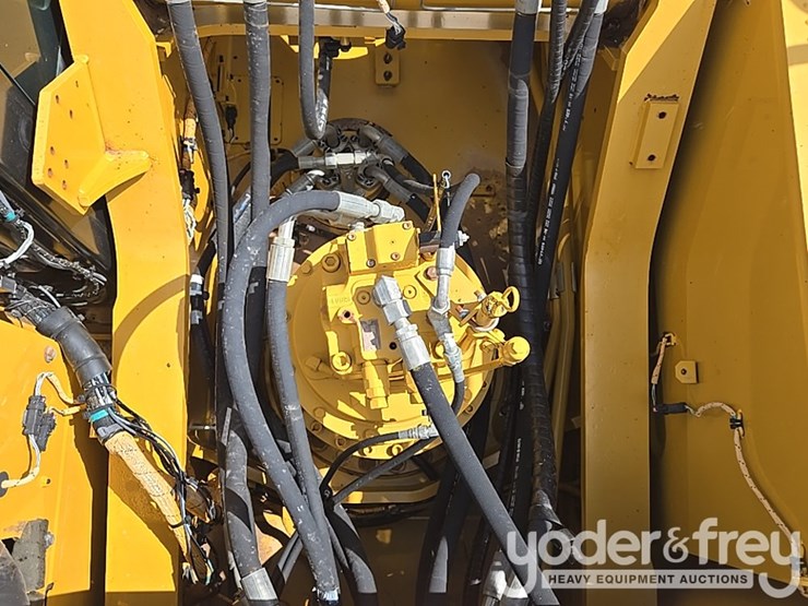 2019-caterpillar-336-image-48