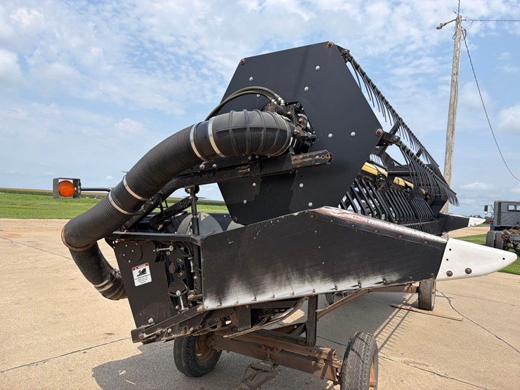 agco-20ft-air-reel-bean-head-w/-cart-image-13
