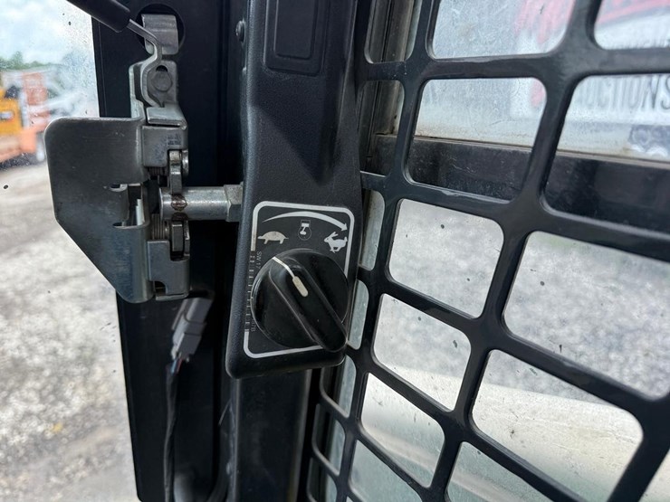 2023-bobcat-s650-image-19