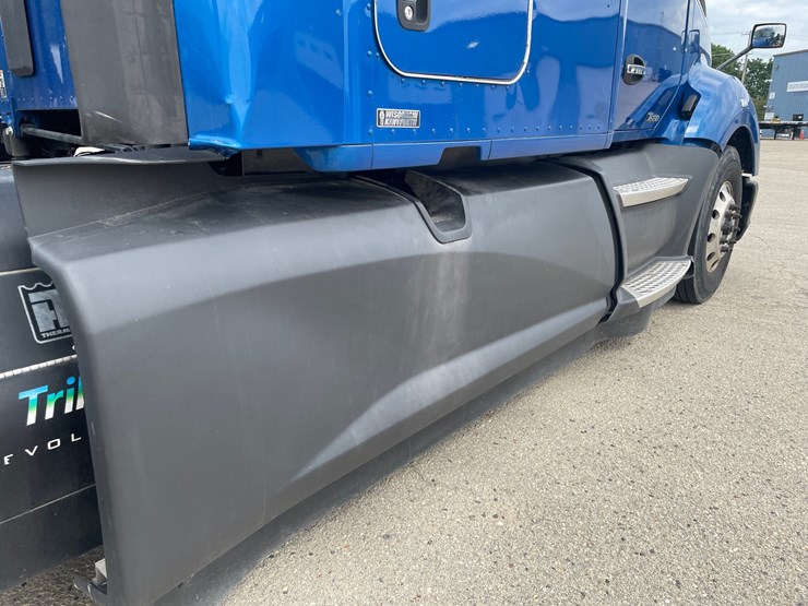2022-kenworth-t680-image-21