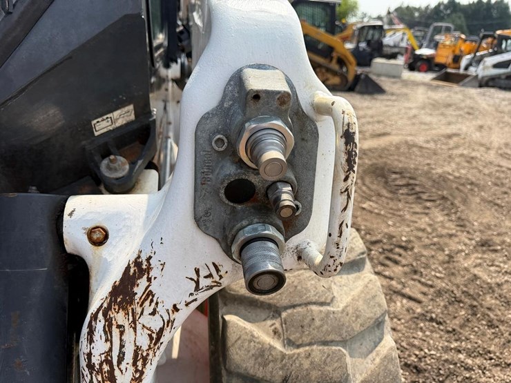 2020-bobcat-s76-image-11