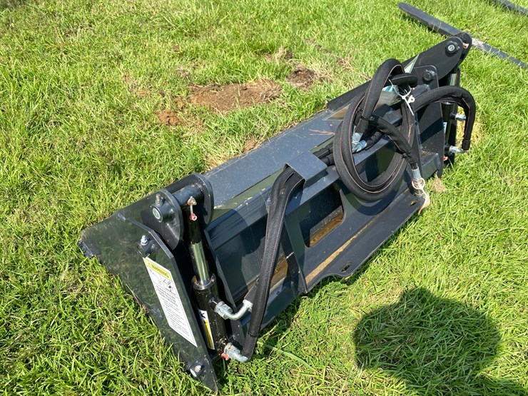 #138-•-mini-skid-steer-hydraulic-combination-bucket-image-4