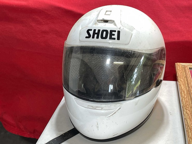 #5748-•-shoei-motorcycle-helmet-image-2