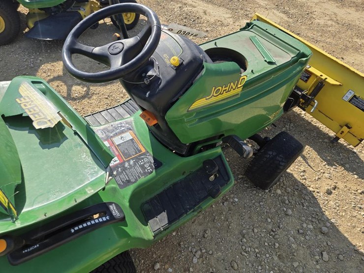 john-deere-gt235-image-9