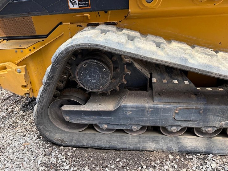 2023-deere-333g-image-14
