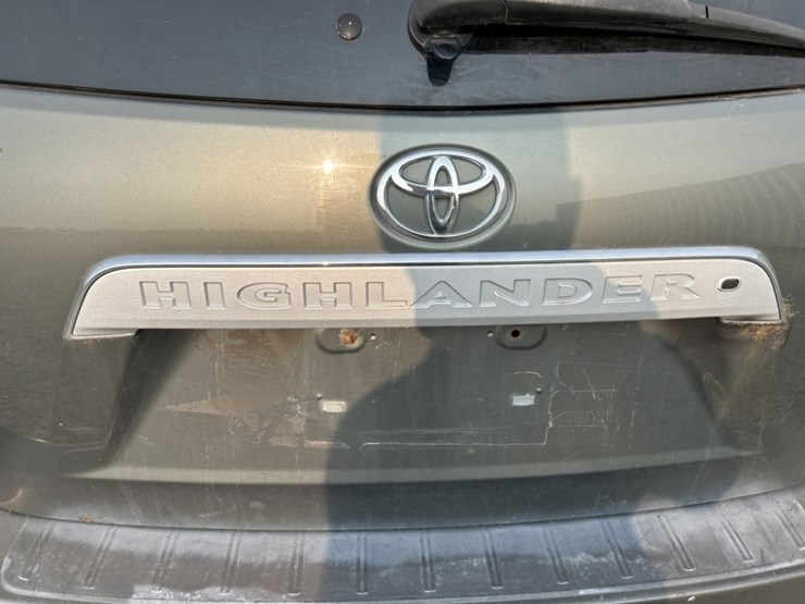 2010-toyota-highlander-image-17