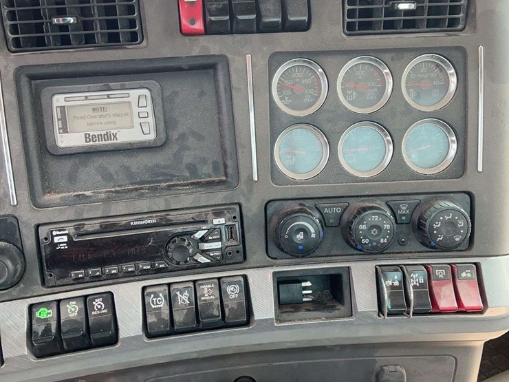 2018-kenworth-t680-image-12